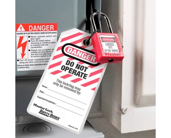 Etiqueta laminada candado MasterLock 497AX Etiqueta laminada candado MasterLock 497AX