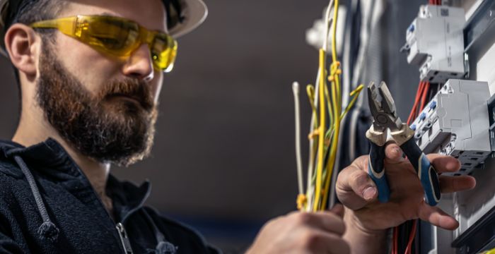 herramientas para electricistas