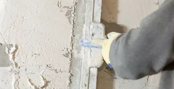 Pasos para arrancar el revoque de una pared