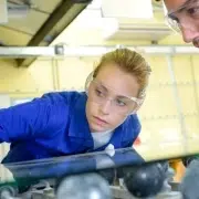 Por qué se recomienda tanto el uso de gafas de seguridad