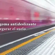 Por qué usar goma antideslizante para asegurar el suelo